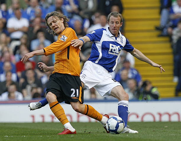 中显得格外 中显得格外