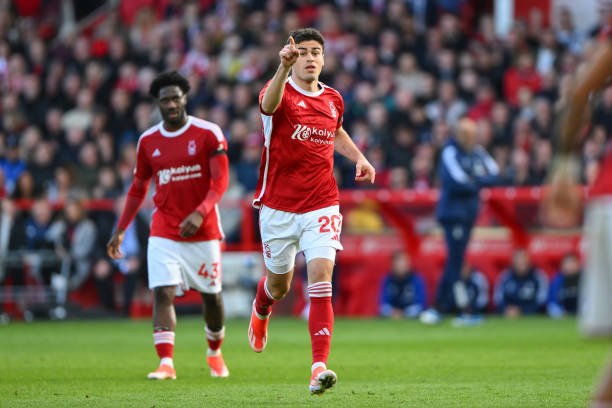 位居榜首 位居榜首